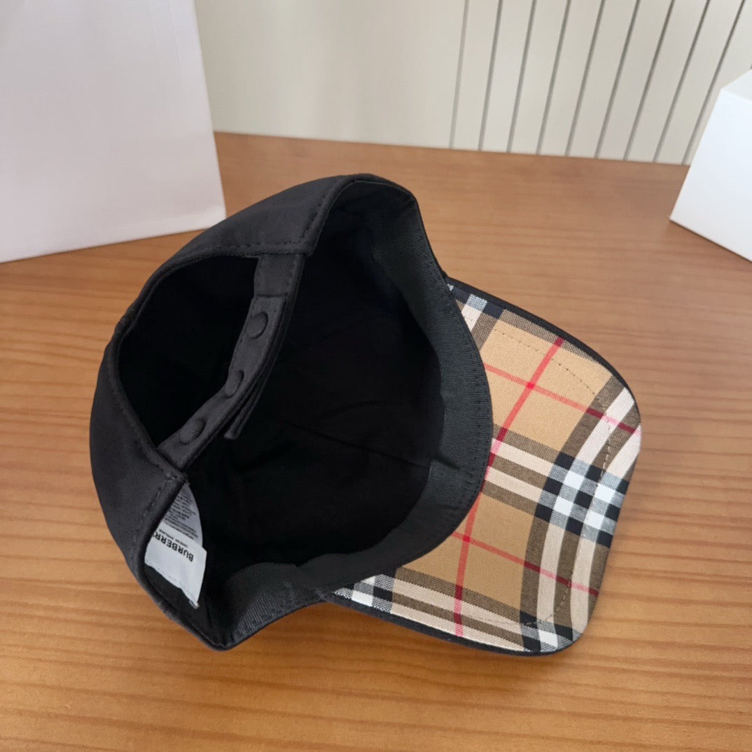 Casquette B*urberry — CQ021