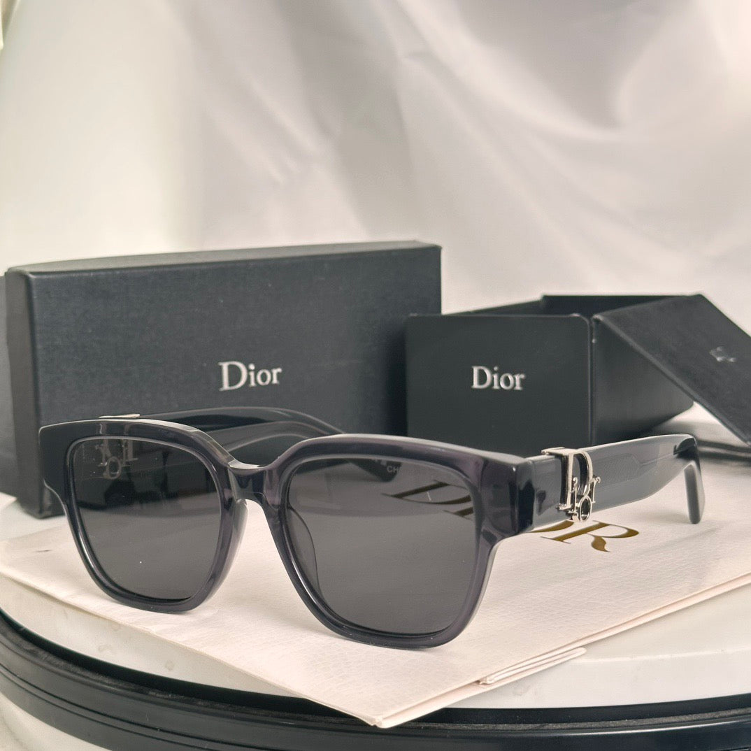 Lunettes D*ior— LN016
