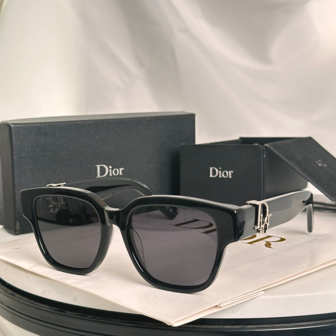 Lunettes D*ior— LN016