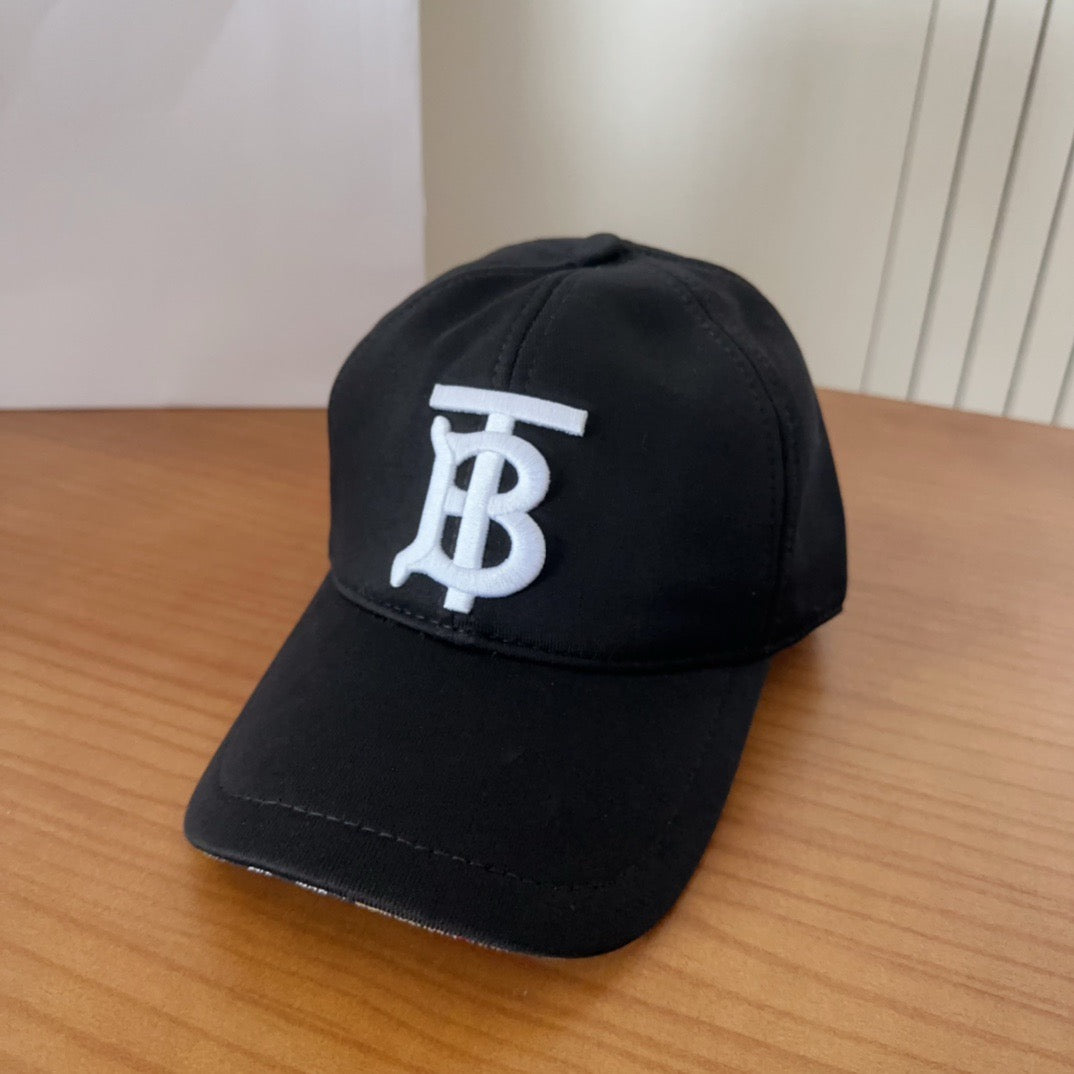 Casquette B*urberry — CQ021